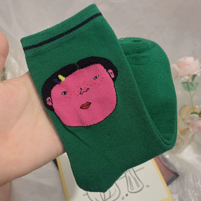 我不管，就算袜子也要搞怪哒～轻文艺果绿系中筒袜子