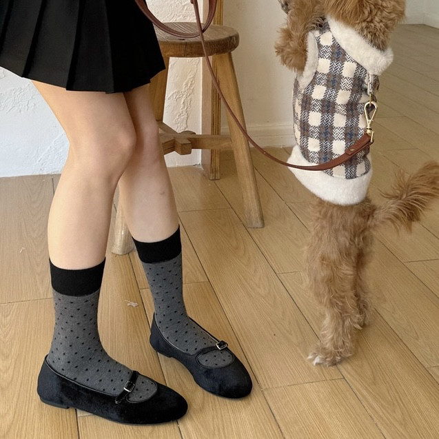 韩系简约高级感！！爱上黑灰拼色波点袜子啦～真的太韩系学院了～
