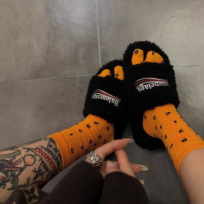 ins橘子街头｜我的夏日彩色统治区！分趾多巴胺袜子！好出片