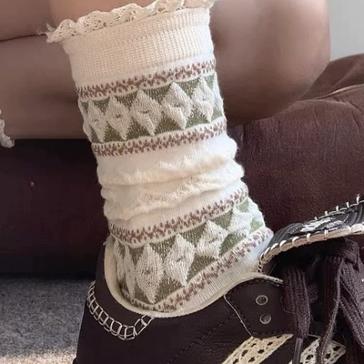 这么穿也太太太！太加分了！小众浮雕复古日杂感！费尔岛中筒袜子