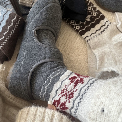 费尔岛女孩~冬日里的雪花袜子好爱!灰色系袜子真的太好搭配了呜呜