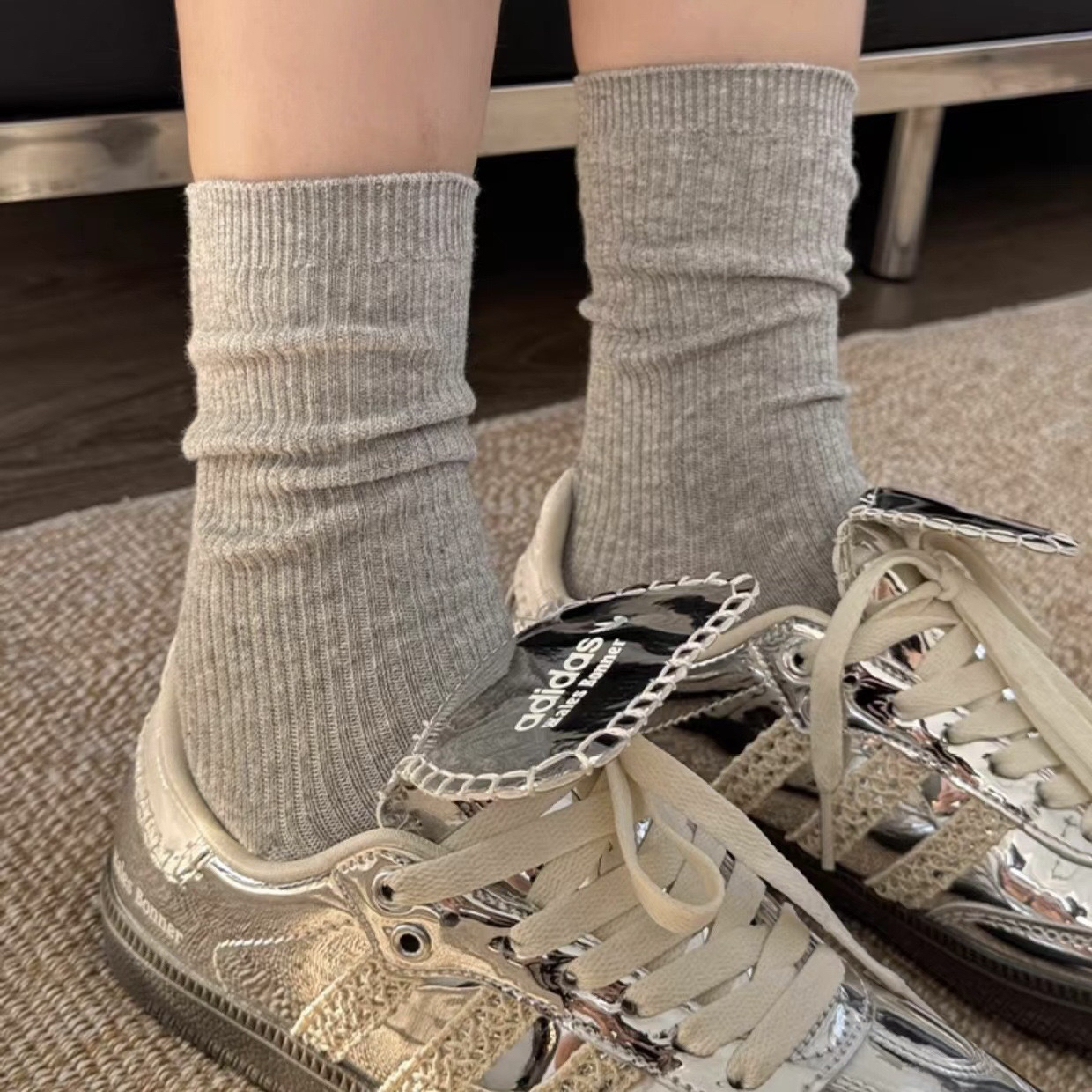 all grey好高级！简单随意堆堆也很慵懒舒适～～灰色堆堆袜子女