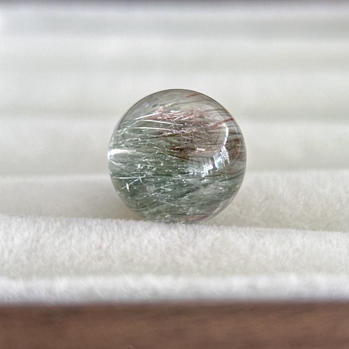 天然水晶·净体绿粉双色钢丝兔毛水晶珠｜10.3mm(已打孔）