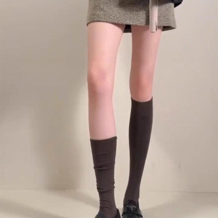 袜子先出手!秋日摩卡棕miu系