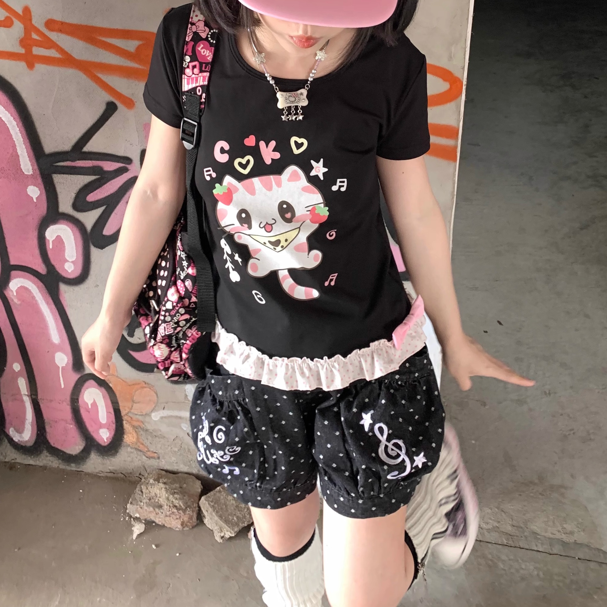 扣扣商店CokoStore原创设计可爱猫咪印花短袖T恤女圆领修身上衣