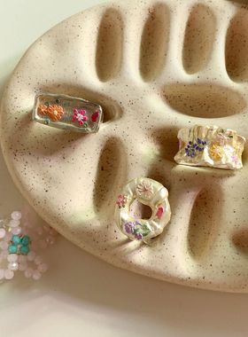 春夏款小米珠手工编织串珠撞色镂空花朵戒指彩色滴油珐琅戒指女