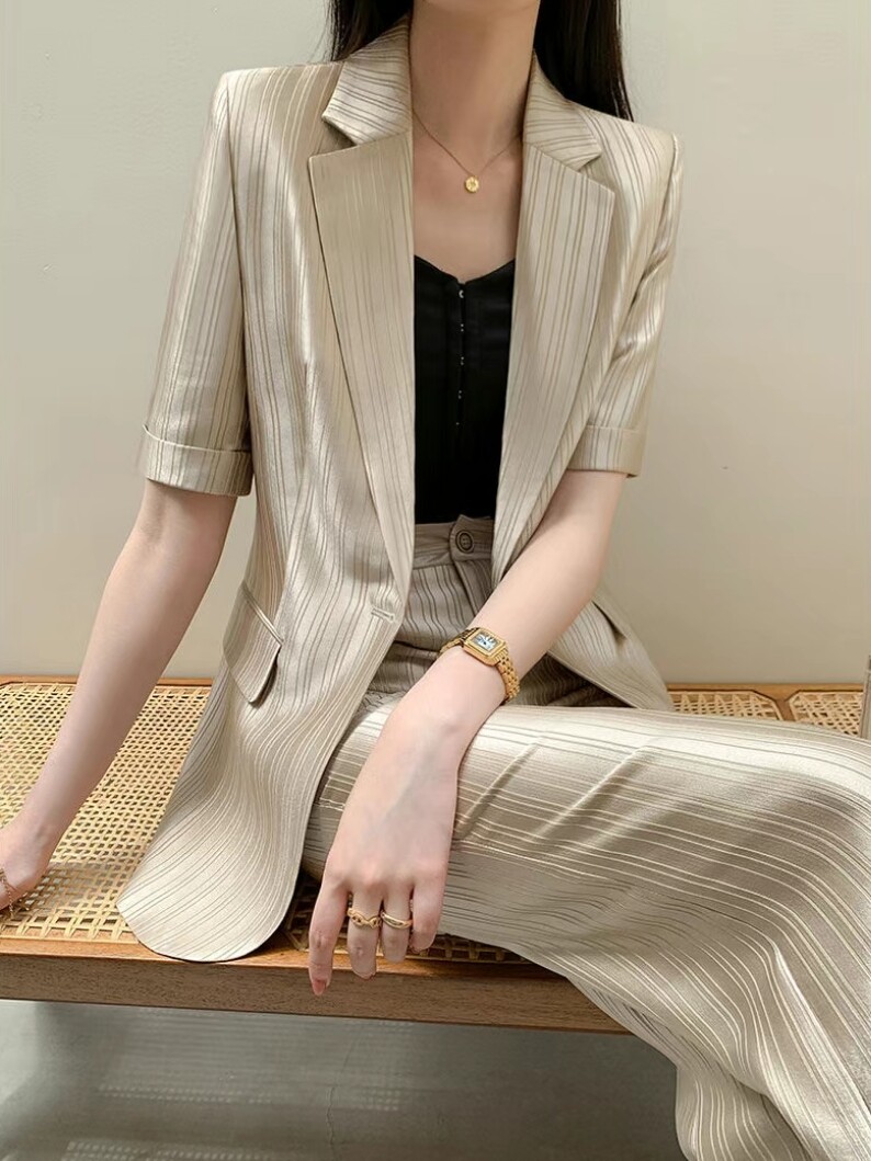 夏季时尚职业女神范高级感时髦醋酸西服套装女微喇叭裤长裤两件套