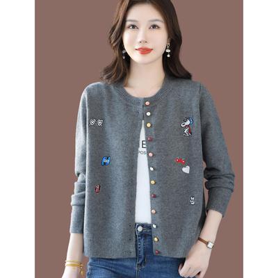 开衫毛衣女2025新款春秋中年妈妈圆领外搭羊毛针织衫外套时尚上衣