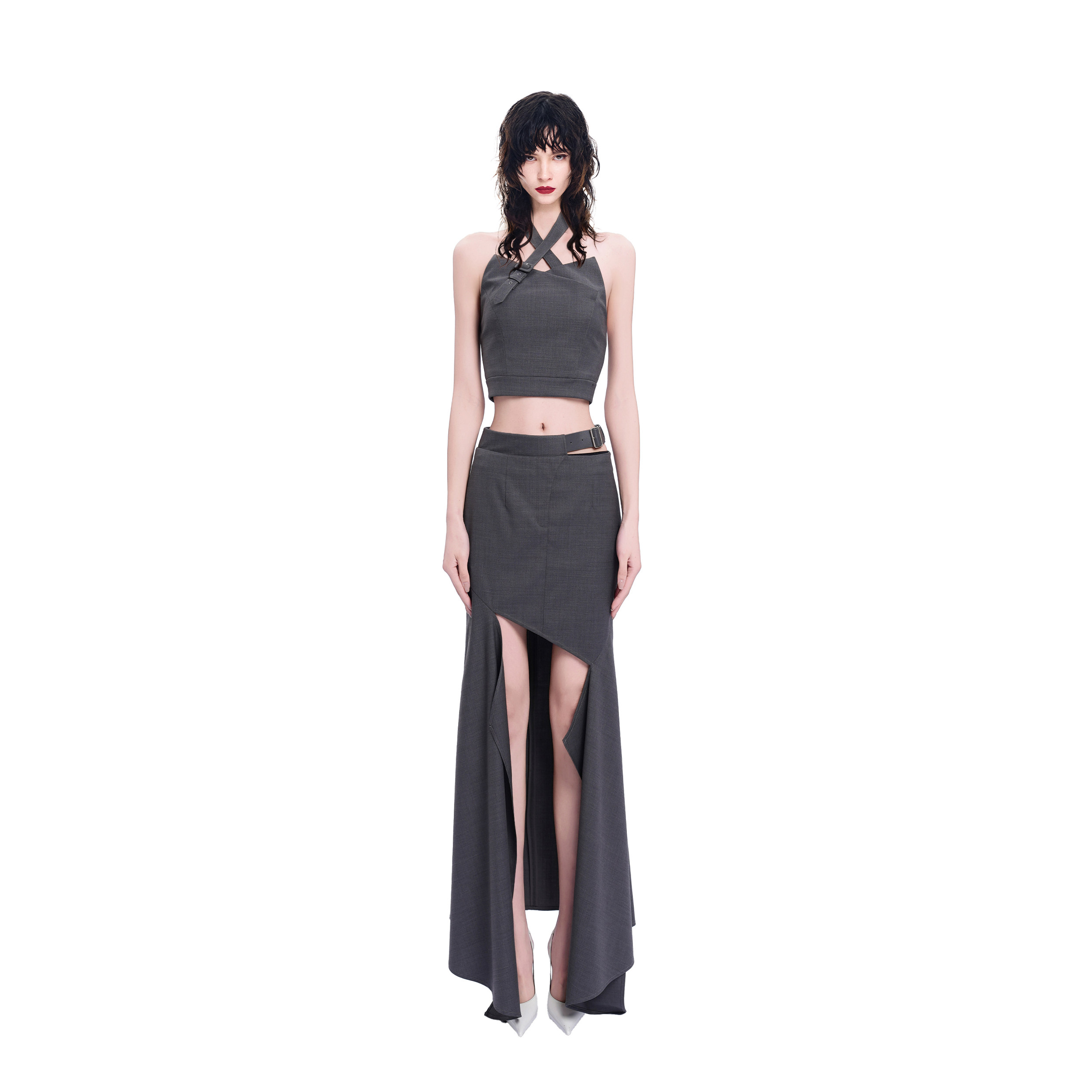 KUNSWEAR/琨丝薇尔26SU 挂脖设计收腰短款西装抹胸上衣 844004170