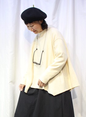 半高圆领套头款不规则下摆针织衫