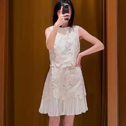 maSande2025夏季新款时尚女装法式镂空花卉露背百褶连衣裙SFPRO04