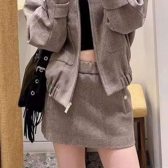 maSande2025早秋新款女装法式时尚金色纽扣装饰短款半身裙MFPJU01