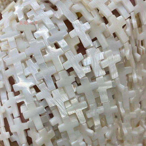 天然贝壳十字架美国棉贝雕刻直孔十字架 diy串条饰品材料配件