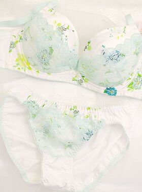 日系 春意~少女低心位薄棉款甜美聚拢文胸套装65B70BCDEF75ABCDG