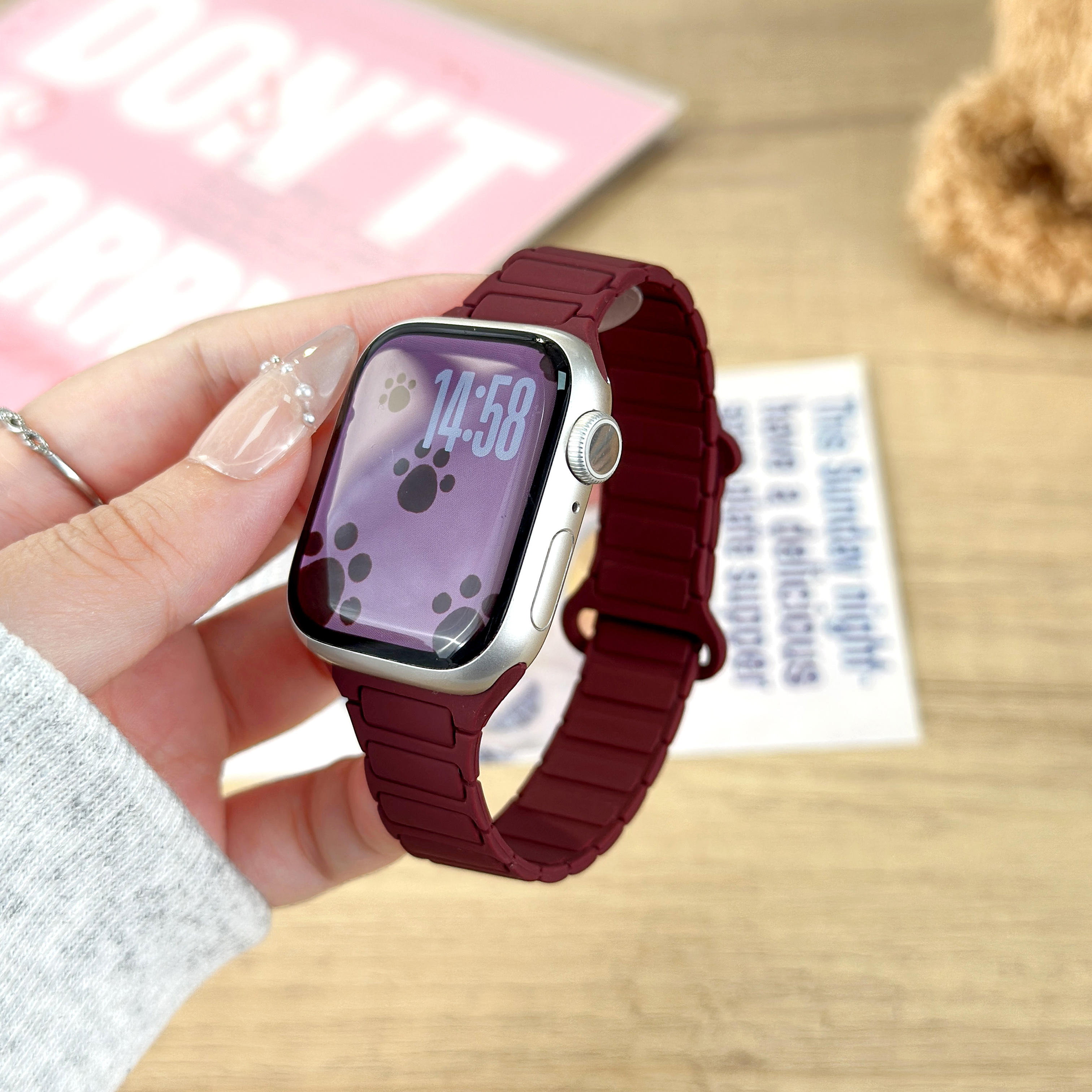 张倩仪同款适用S11苹果S10手表iwatch11表带applewatch10磁吸猫爪硅胶S8腕带女款SE运动细款S7高级感新款秋冬