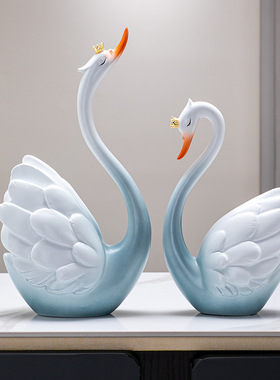 轻奢高档天鹅摆件一对家居客厅送