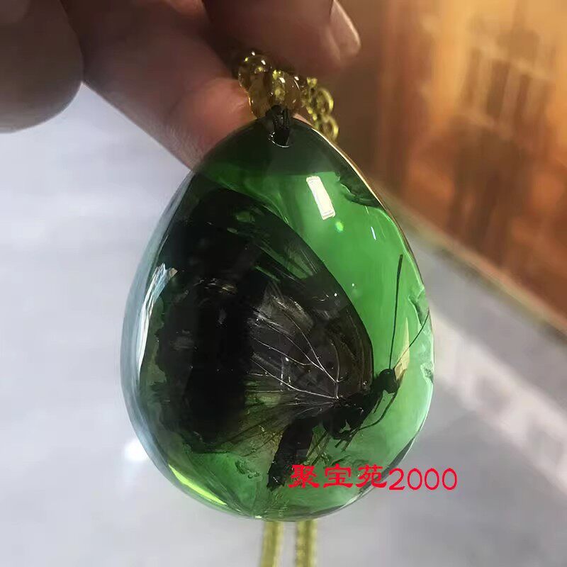 仿琥珀绿珀挂饰男女儿童水滴挂链蝴蝶标本项链真昆虫虫珀动物吊坠