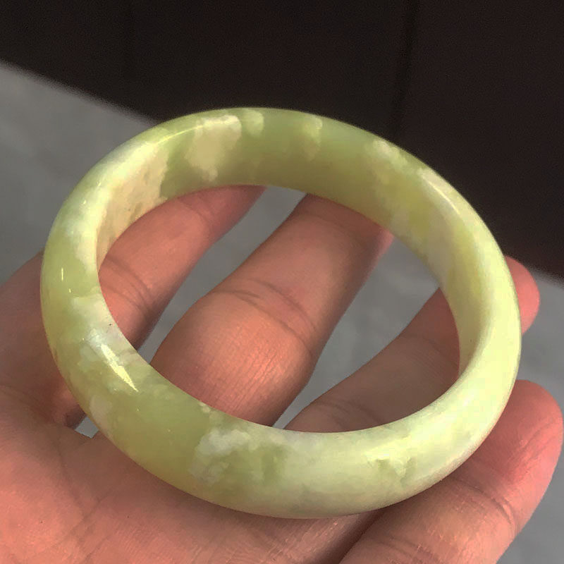 天然辽宁姜花玉石镯子飘花玉镯岫岩玉时尚手环手饰小号黄岫玉手镯