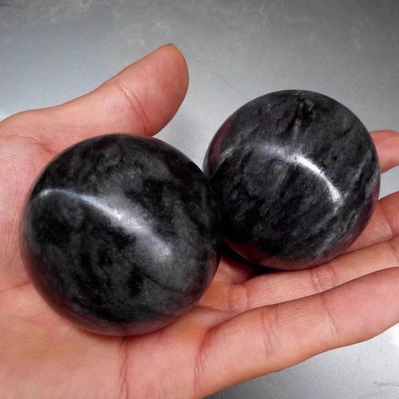 墨玉按摩球解压手握球中老年手部保健玉球天然黑花玉石健身球手球