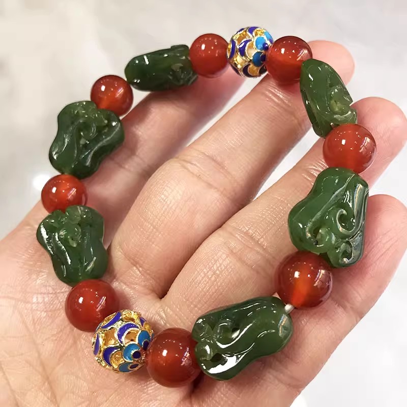 玉石精雕福瓜手串女时尚手饰平安招财天然新疆和田玉碧玉佛手手链