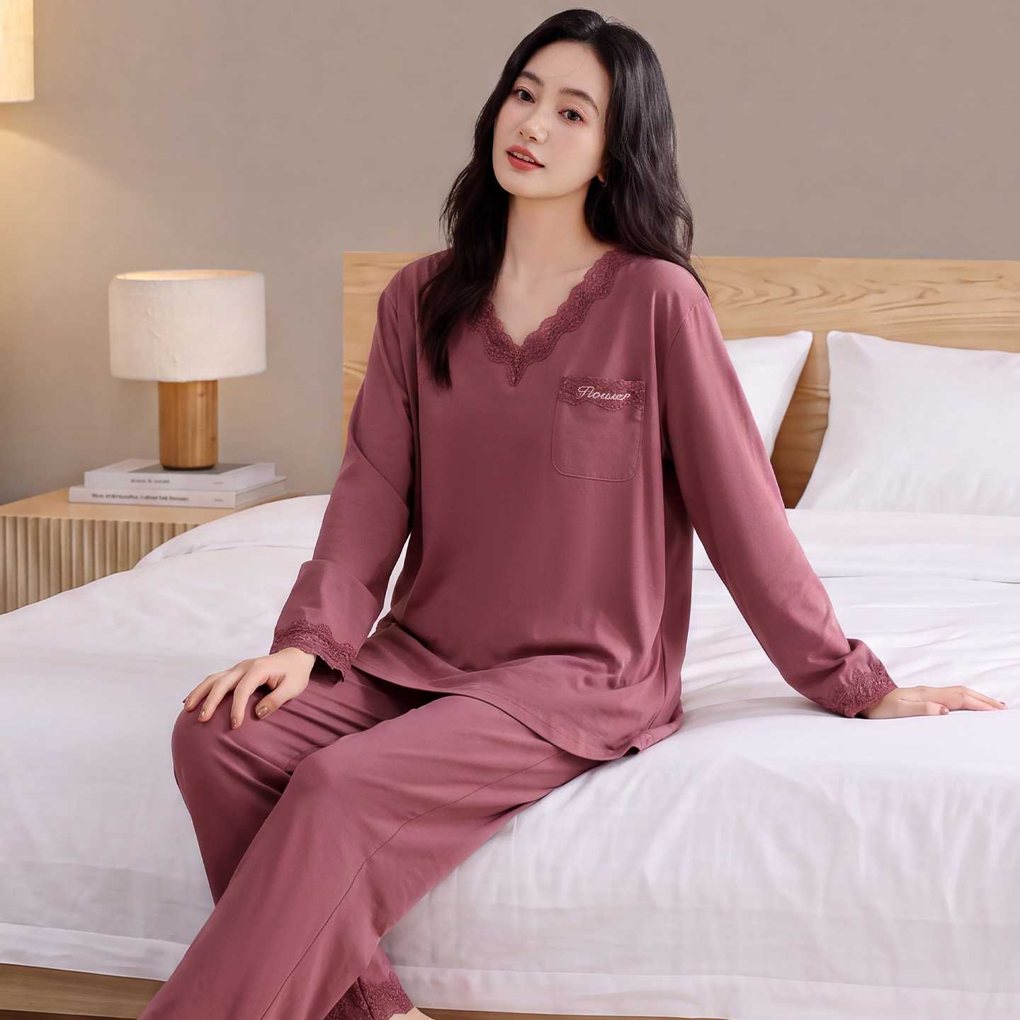 专柜妈妈睡衣女款秋季带胸垫长袖长裤中年中老年人宽松大码老人家