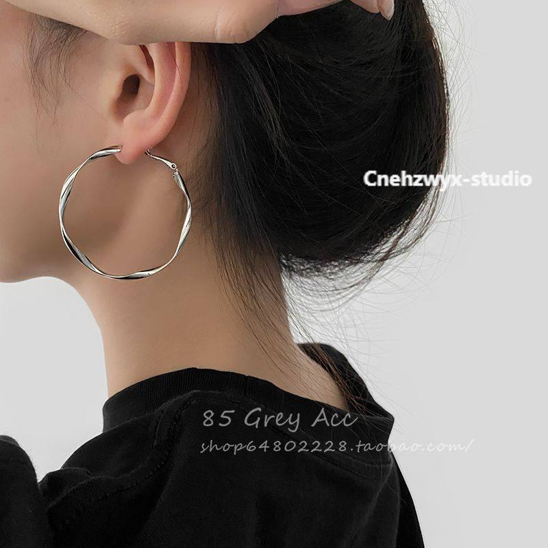 莫比乌斯欧美风气质大耳圈耳环女圆脸显瘦高级感耳饰文化创意手环