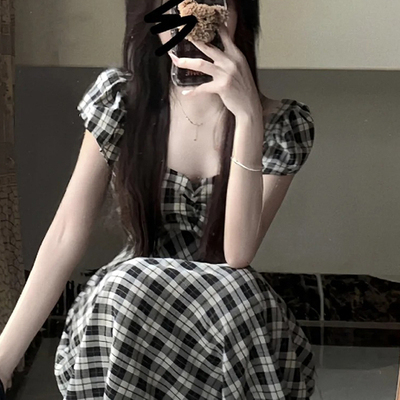 格子显瘦连衣裙女夏季设计感长裙
