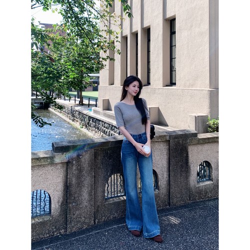 四面弹直筒微喇牛仔裤