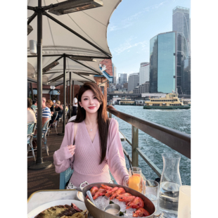 设计感交叉挂脖V领纯色针织上衣开衫 两件套 浪漫美学 小象