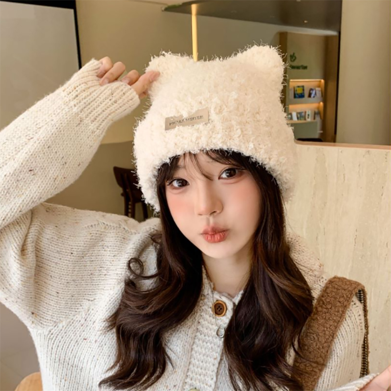 2024新款小猫护耳朵女帽子秋冬季毛绒绒可爱小熊显脸小套头帽白色