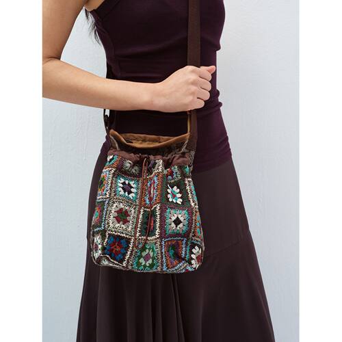 Hello September 复古潮流拼接多材质猪鼻扣抽绳单肩斜挎包V60232