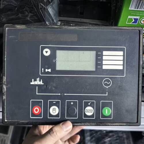 议价-DSE 5110发电机组自动控制器，型号5110-00，实物