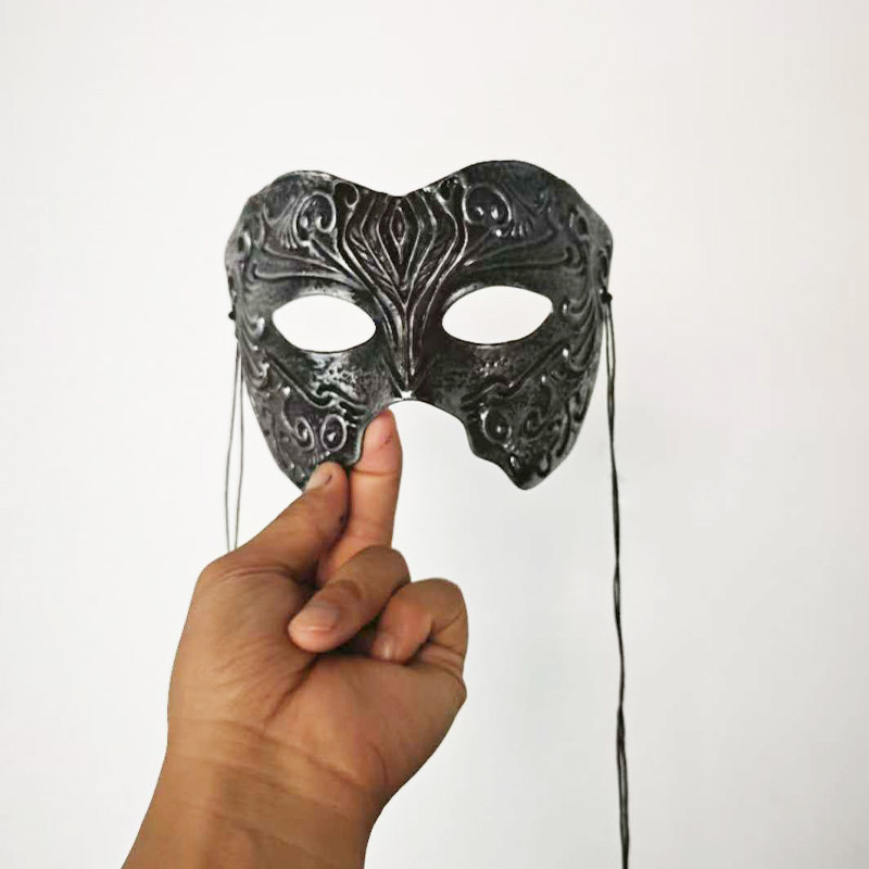 女生半脸甲胄侠士黑衣人面具图片
