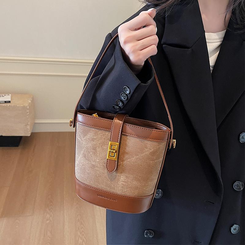 简约百搭时尚大容量水桶包