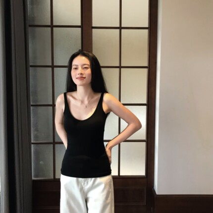 U领大露背自带胸垫吊带外穿收腰显瘦百搭上衣黑色经典内搭固定杯