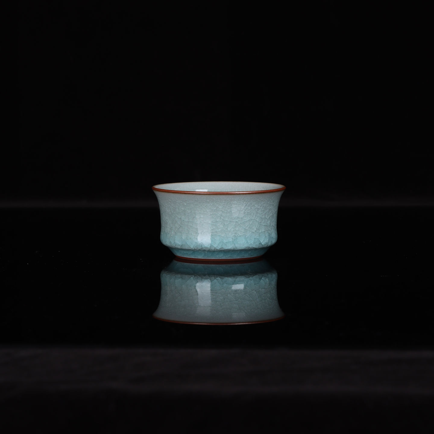 龙泉窑青瓷天青釉手工开片主人杯图片