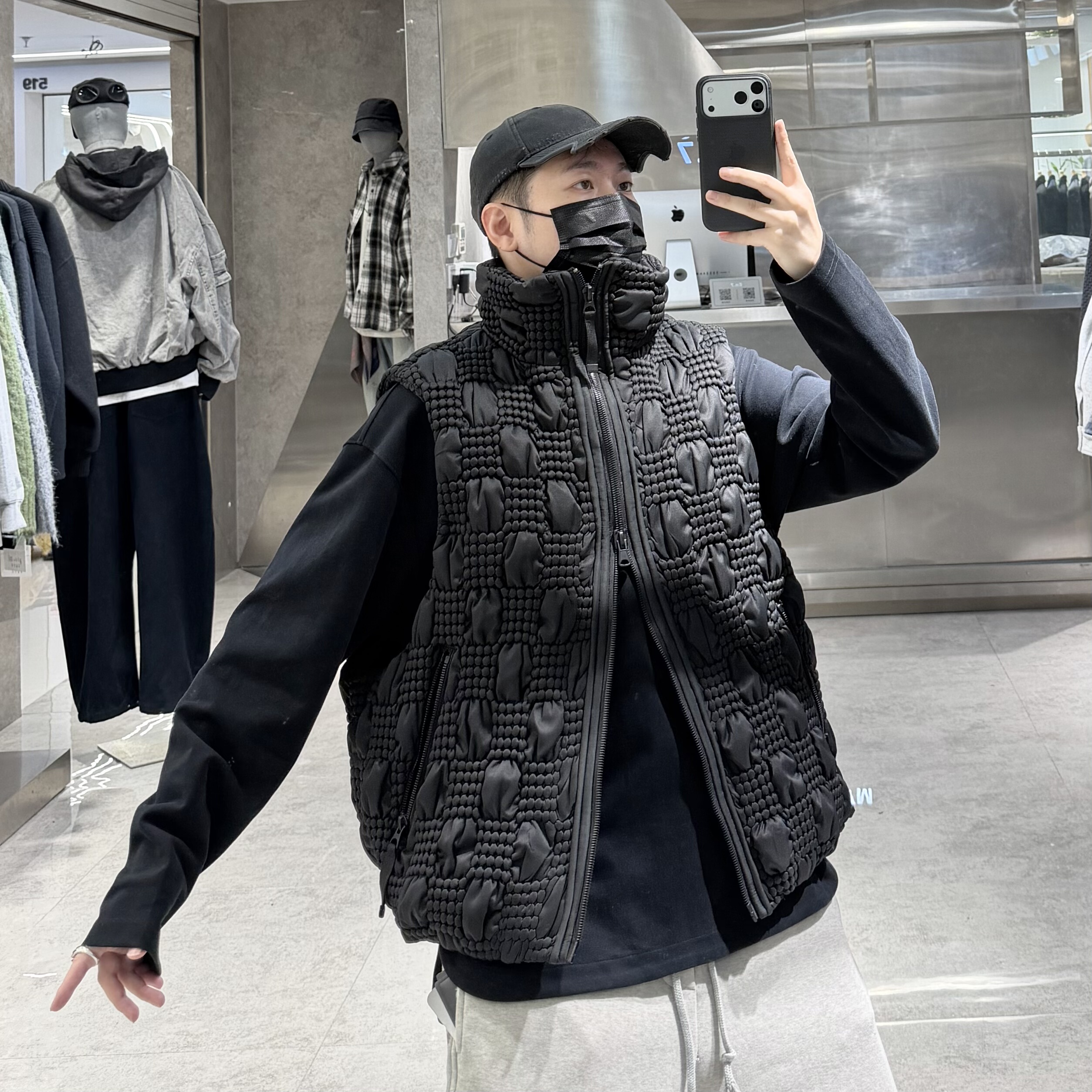 日言潮牌冬季立领鹅绒马甲男暗黑设计款发泡工艺宽松青年羽绒外套