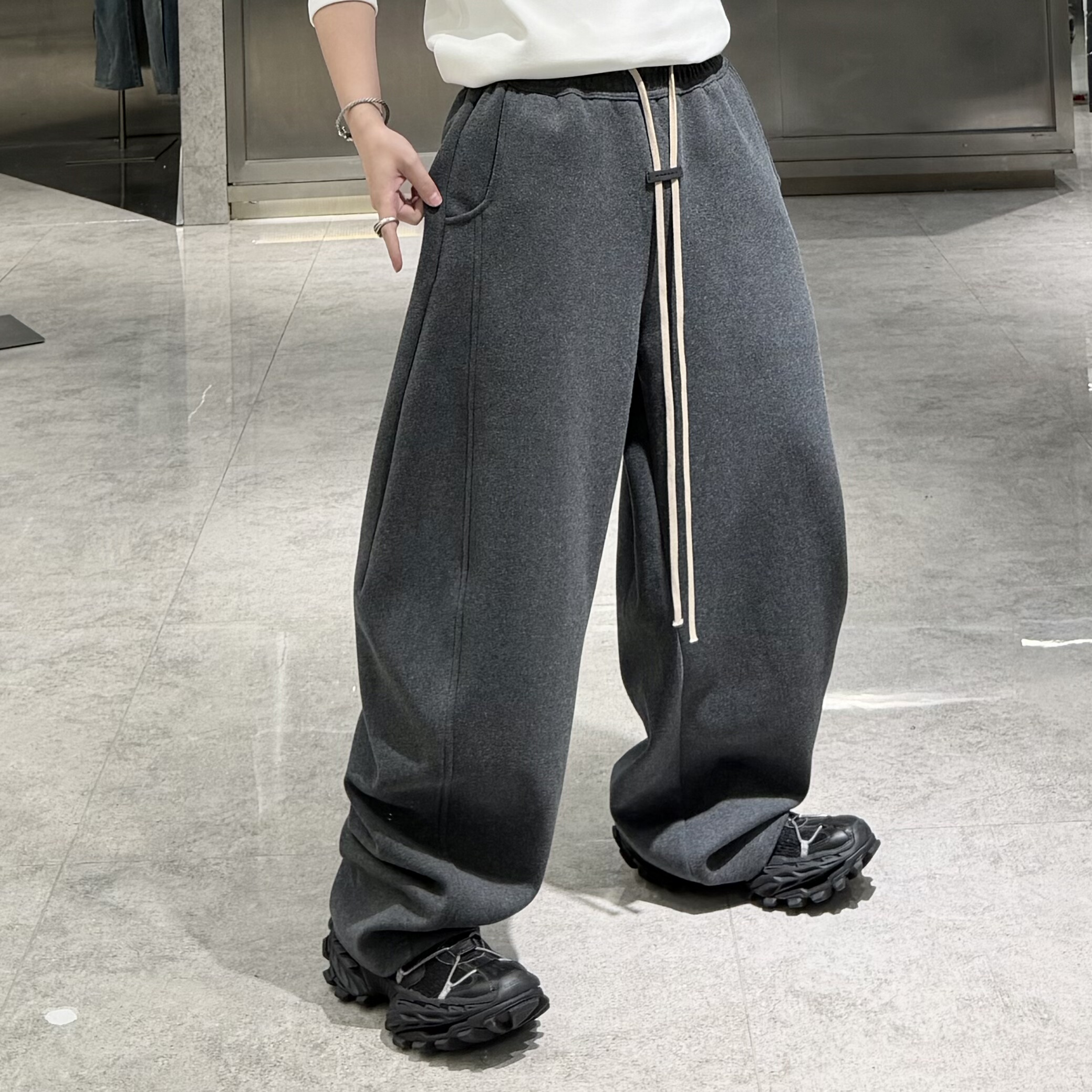 潮牌冬季加绒直筒卫裤男韩版纯色结构宽松青年保暖垂感弯刀阔腿裤