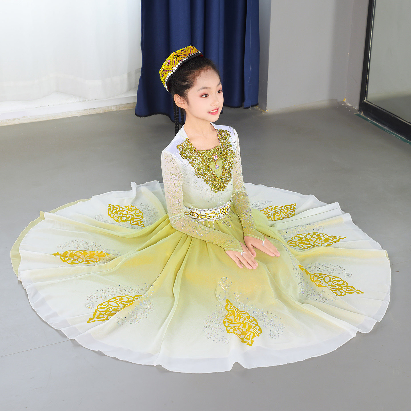 新疆维族舞蹈演出服女童大摆裙