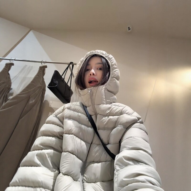 JVVSISTER95白鸭绒连帽羽绒服