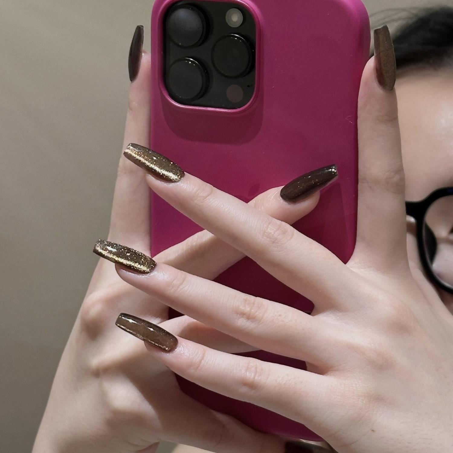 秋冬新款琥珀棕侧光猫眼手工穿戴甲高级感显白短款指甲贴片成品