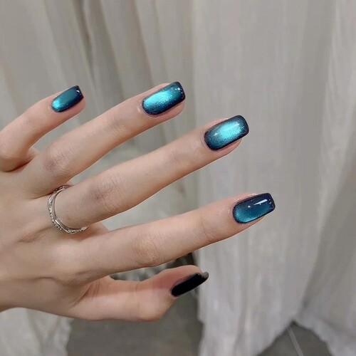 2026年显白蓝眼泪玻璃珠猫眼纯手工穿戴甲秋冬高级感小众美甲指甲