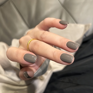 2026新款轻奢美甲高级小红书爆款温柔气质手工穿戴甲麻灰色指甲贴