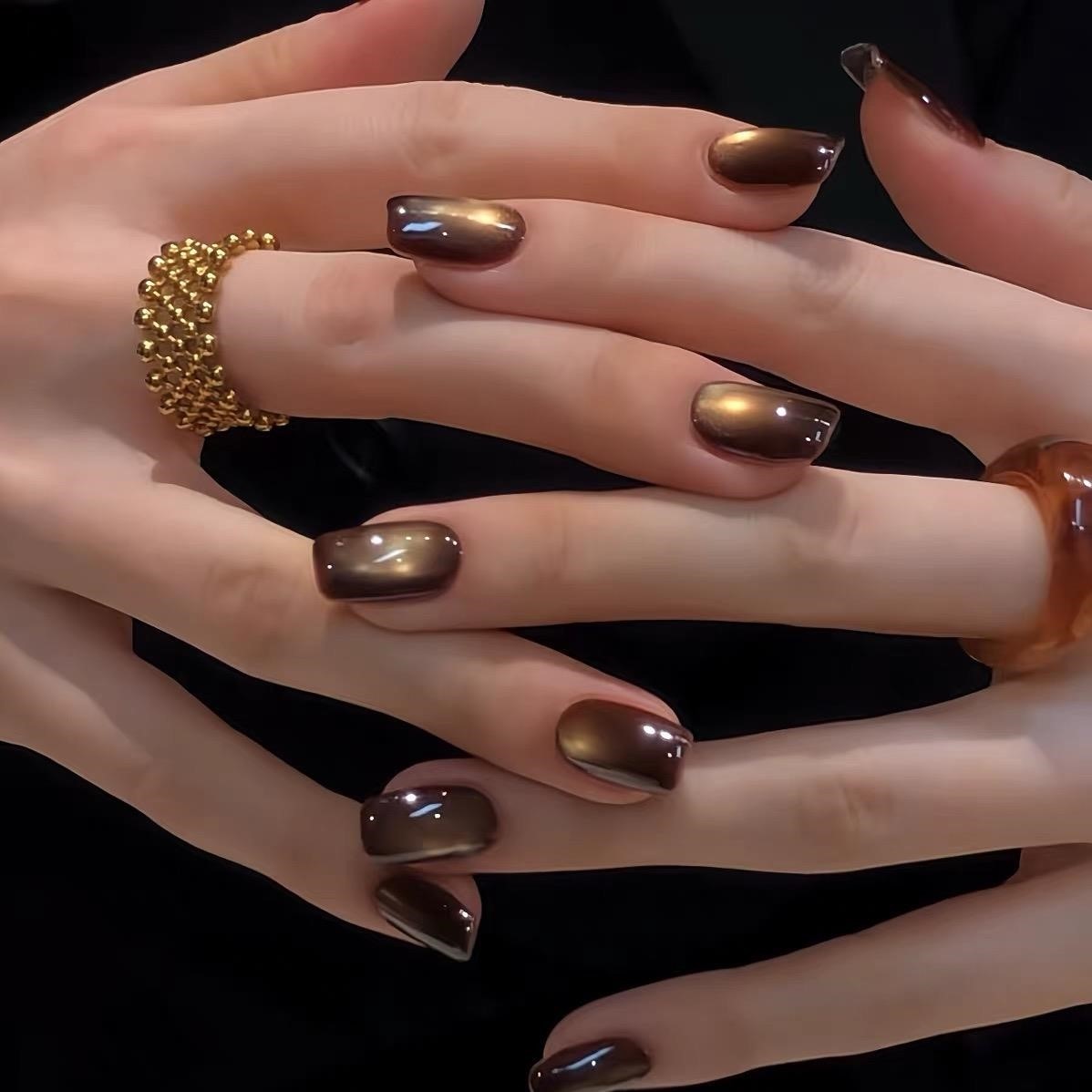 手工秋冬复古显白深棕金光贵气猫眼美甲高级感穿戴甲短款2026新款