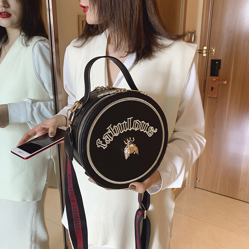 高级感小ck蜜蜂包包女2020新款网红个性小圆包女宽肩带单肩斜跨包