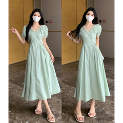 哺乳连衣裙夏季薄荷绿显高v领温柔长裙产后辣妈款外出收腰喂奶服