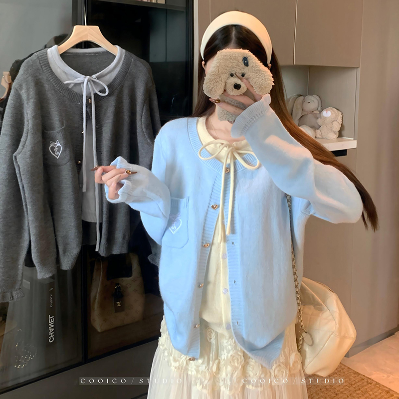 假两件刺绣哺乳上衣秋冬大码甜系口袋针织开衫辣妈款外出喂奶毛衣