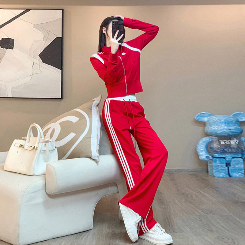 红色减龄运动休闲套装女秋冬季显瘦时尚加绒卫衣条纹阔腿裤两件套
