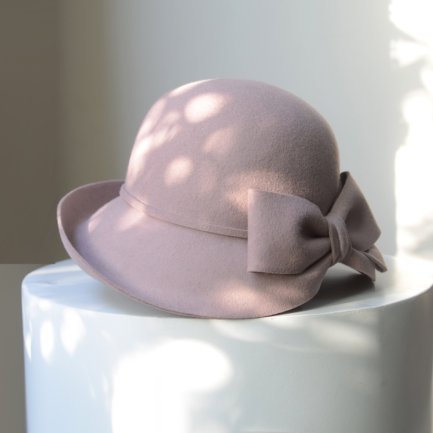 日本羊毛呢渔夫帽子女秋冬气质英伦礼帽复古蝴蝶结显脸小保暖盆帽