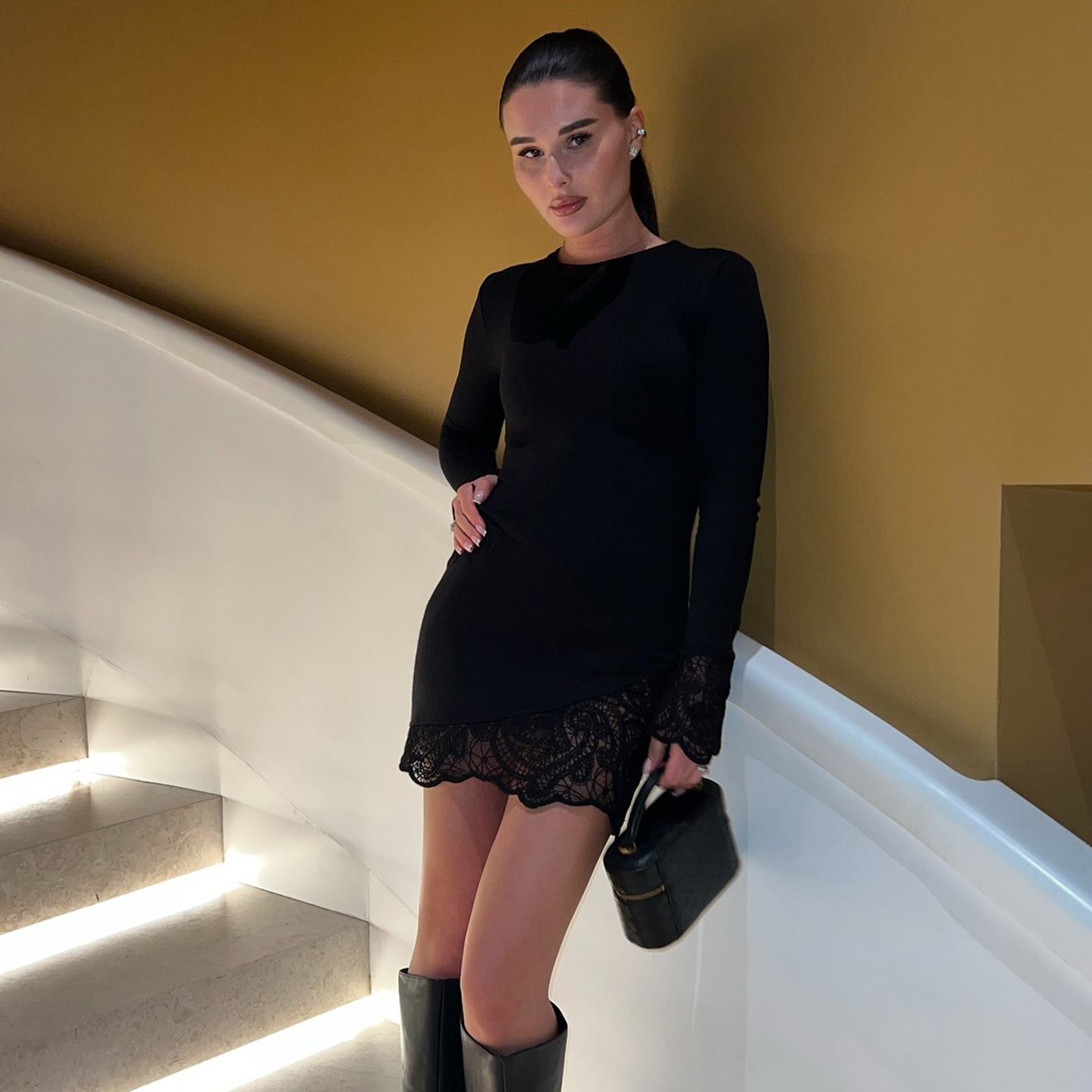 Dreamy 性感辣妹风蕾丝下摆基础连衣裙气质优雅风修身长袖短裙女